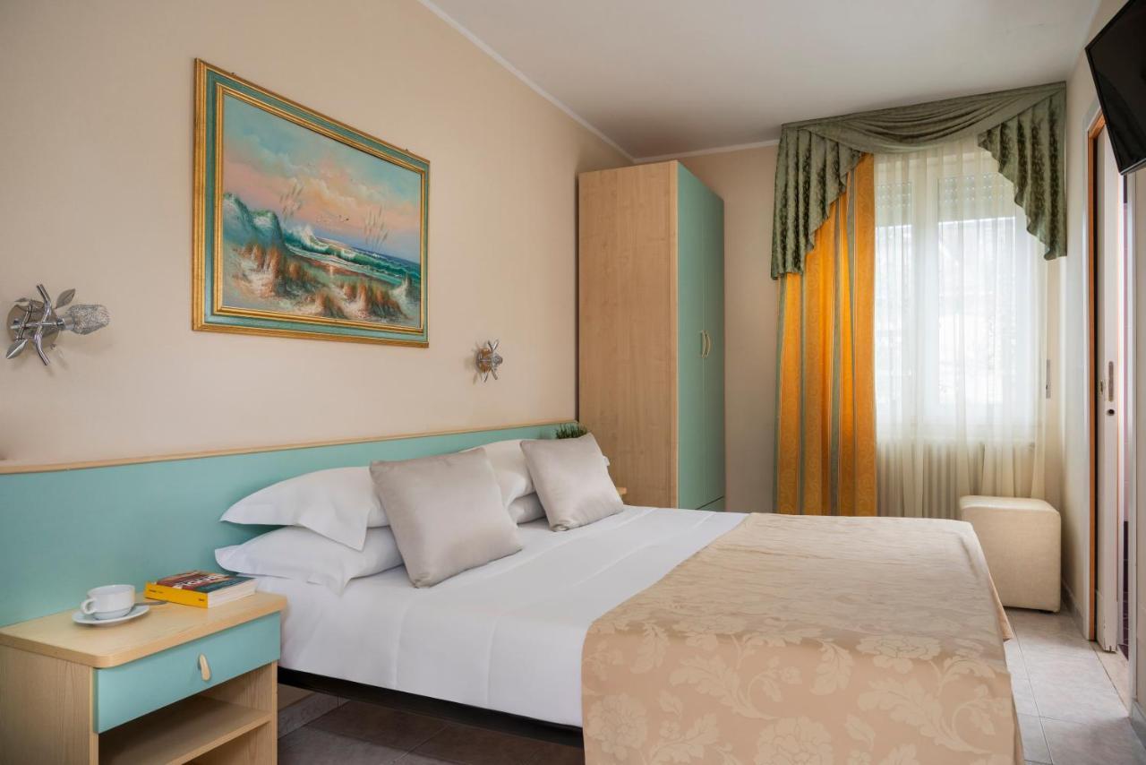 Albergo Ristorante Pozzi Bellaria-Igea Marina Esterno foto