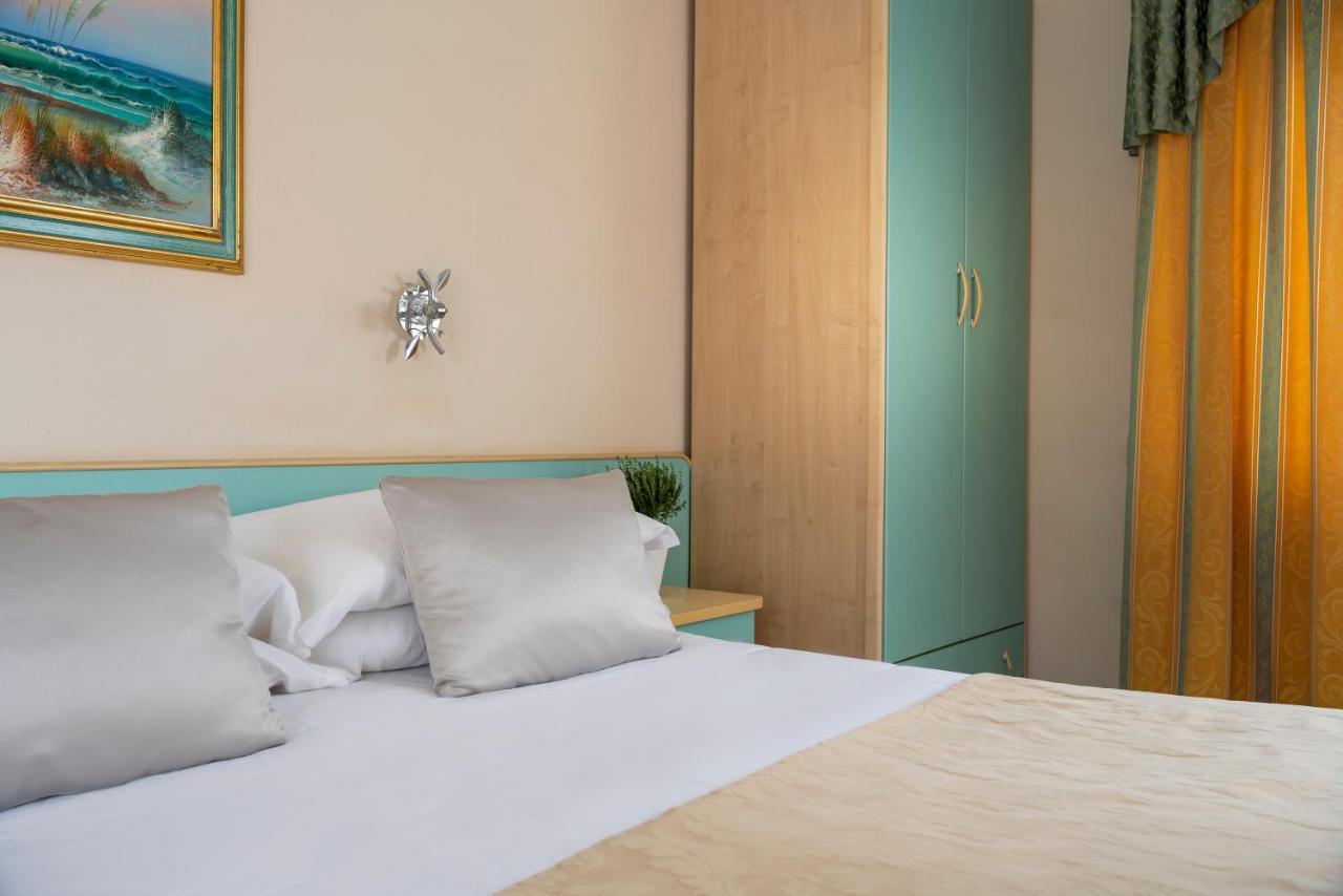 Albergo Ristorante Pozzi Bellaria-Igea Marina Esterno foto