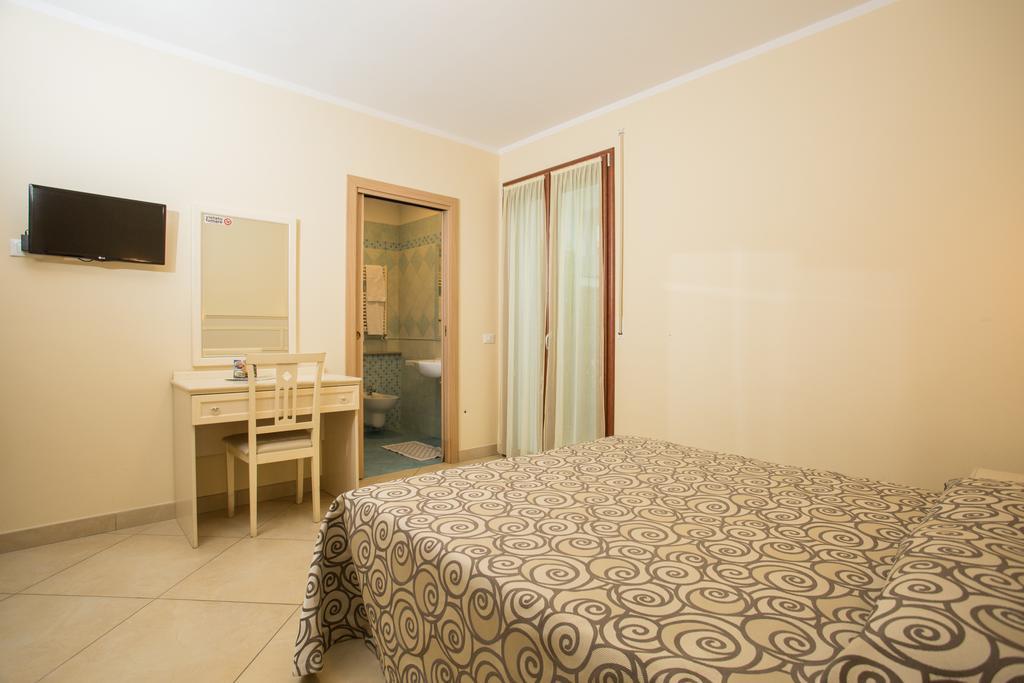 Albergo Ristorante Pozzi Bellaria-Igea Marina Esterno foto