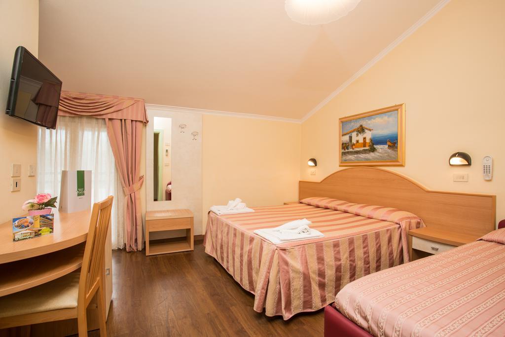 Albergo Ristorante Pozzi Bellaria-Igea Marina Esterno foto