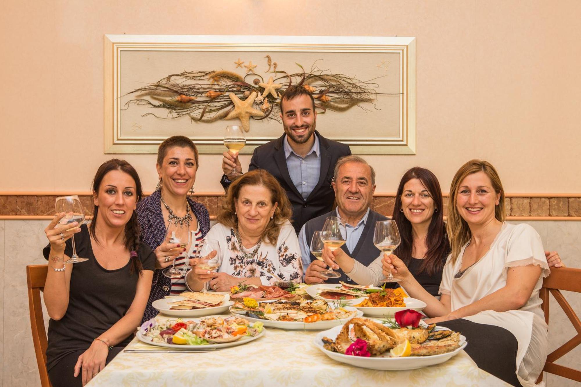 Albergo Ristorante Pozzi Bellaria-Igea Marina Esterno foto