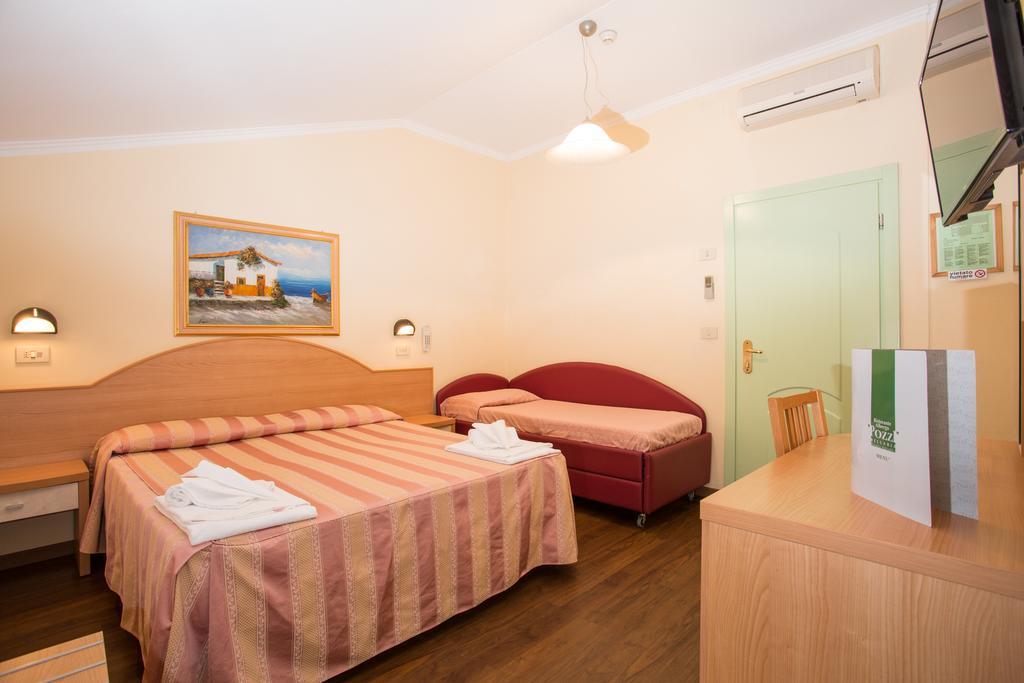 Albergo Ristorante Pozzi Bellaria-Igea Marina Esterno foto