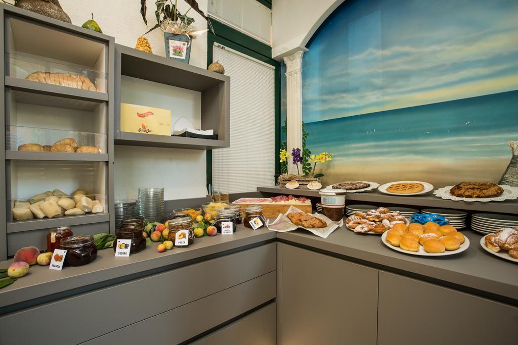 Albergo Ristorante Pozzi Bellaria-Igea Marina Esterno foto